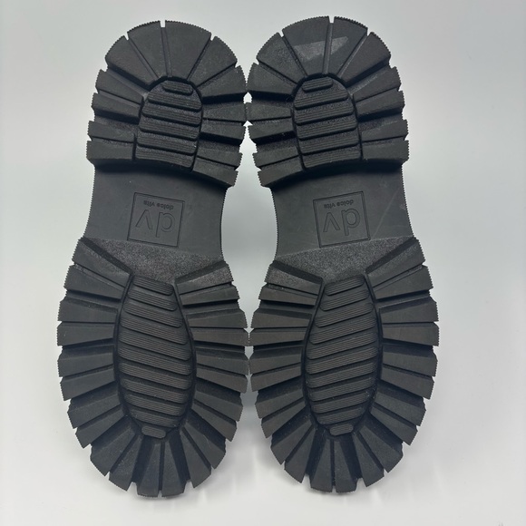 DV by Dolce Vita Chelsea Boots 7 - Picture 5 of 7